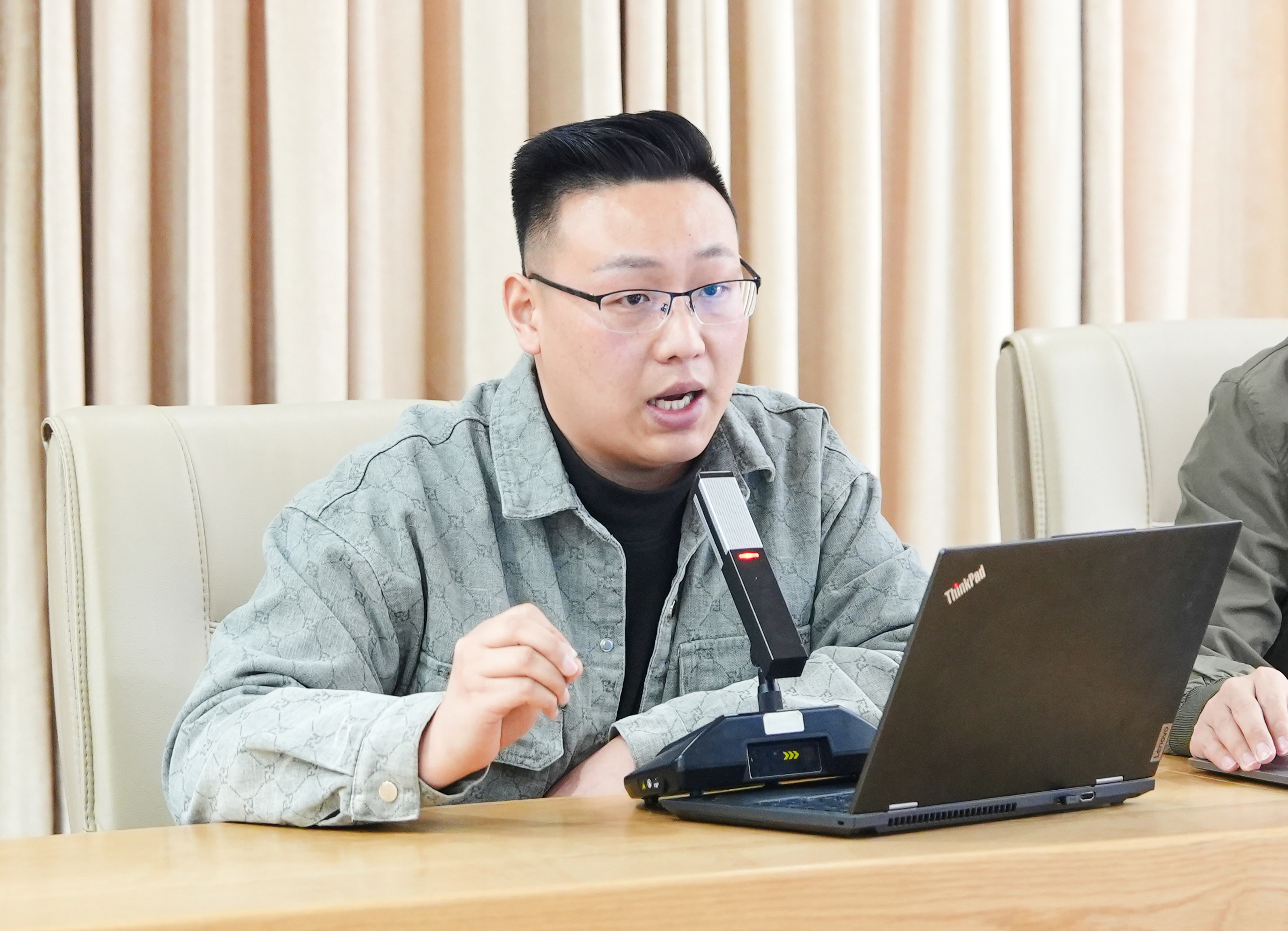 高效撰写提示词探索ai互动新境界北大附中首期教师数字素养提升课程